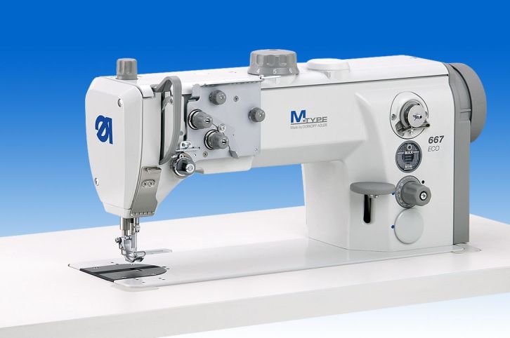 Single needle lockstitch machine with bottom feed, needle feed and alternating feet, with XXL-hook