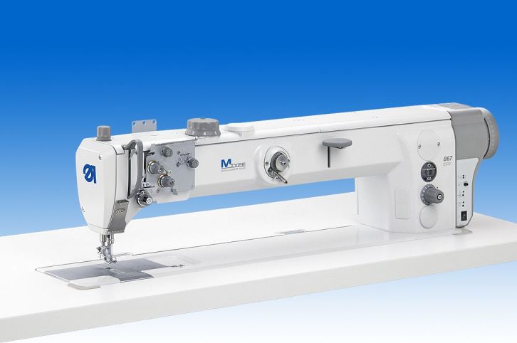 Twin needle lockstitch longarm machine, 700 mm clearance to the right of the needles