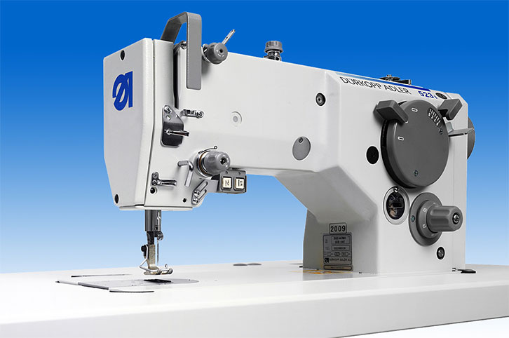 Single needle lockstitch zigzag machine with bottom feed, with automatic thread trimmer