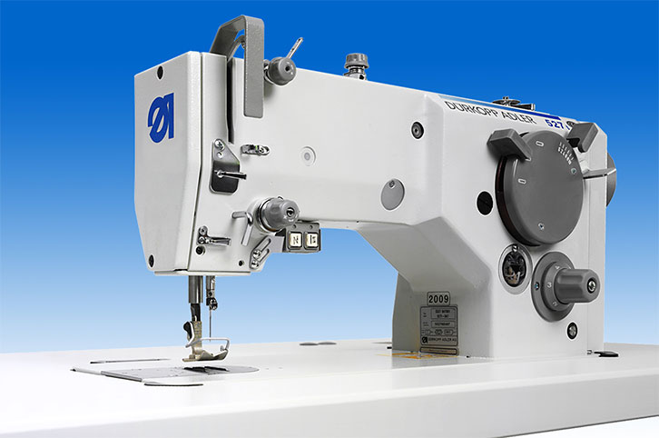 Single needle lockstitch zigzag machine with large hook