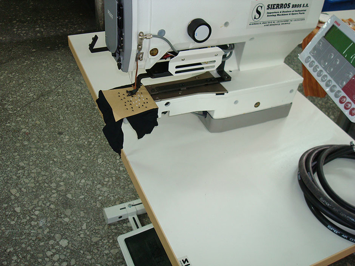 Ετικετομηχανη κάλτσας CNC ηλεκτρονική 
